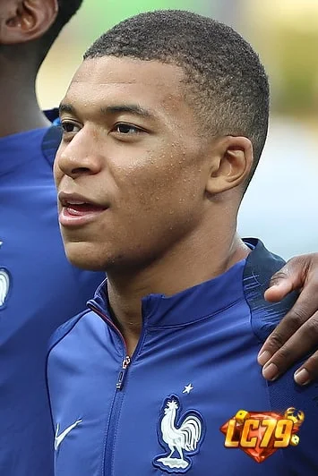 Kylian Mbappé của France, ảnh Wikimedia Commons đã đóng watermark LC79