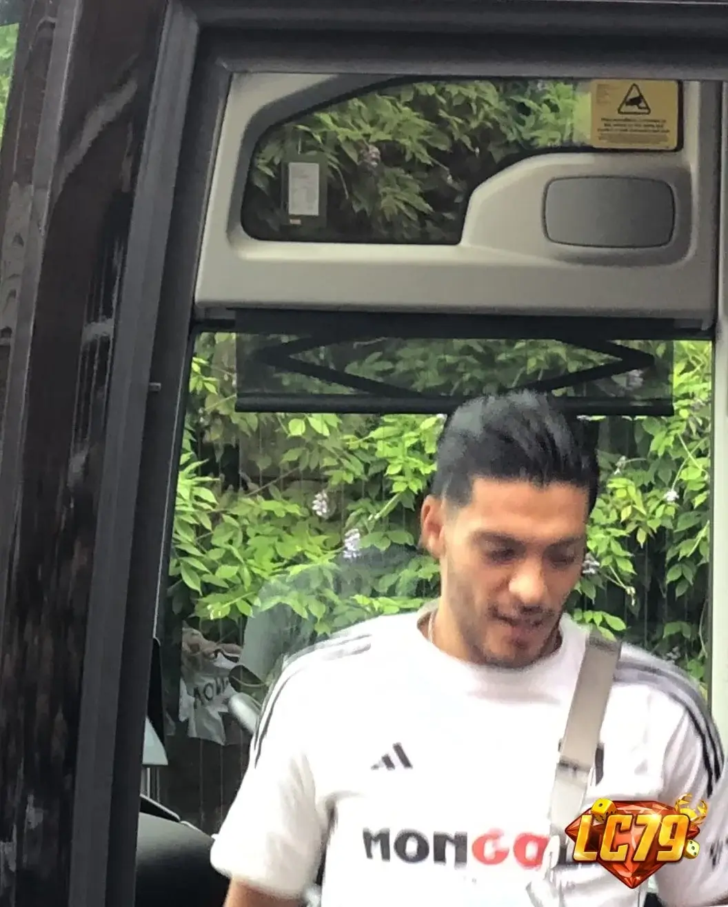 Raúl Jiménez, tiền đạo đội tuyển Mexico