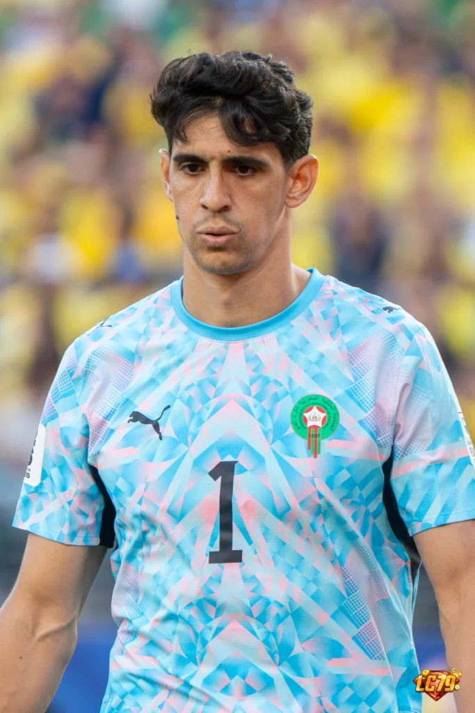 Yassine Bounou trong màu áo Morocco
