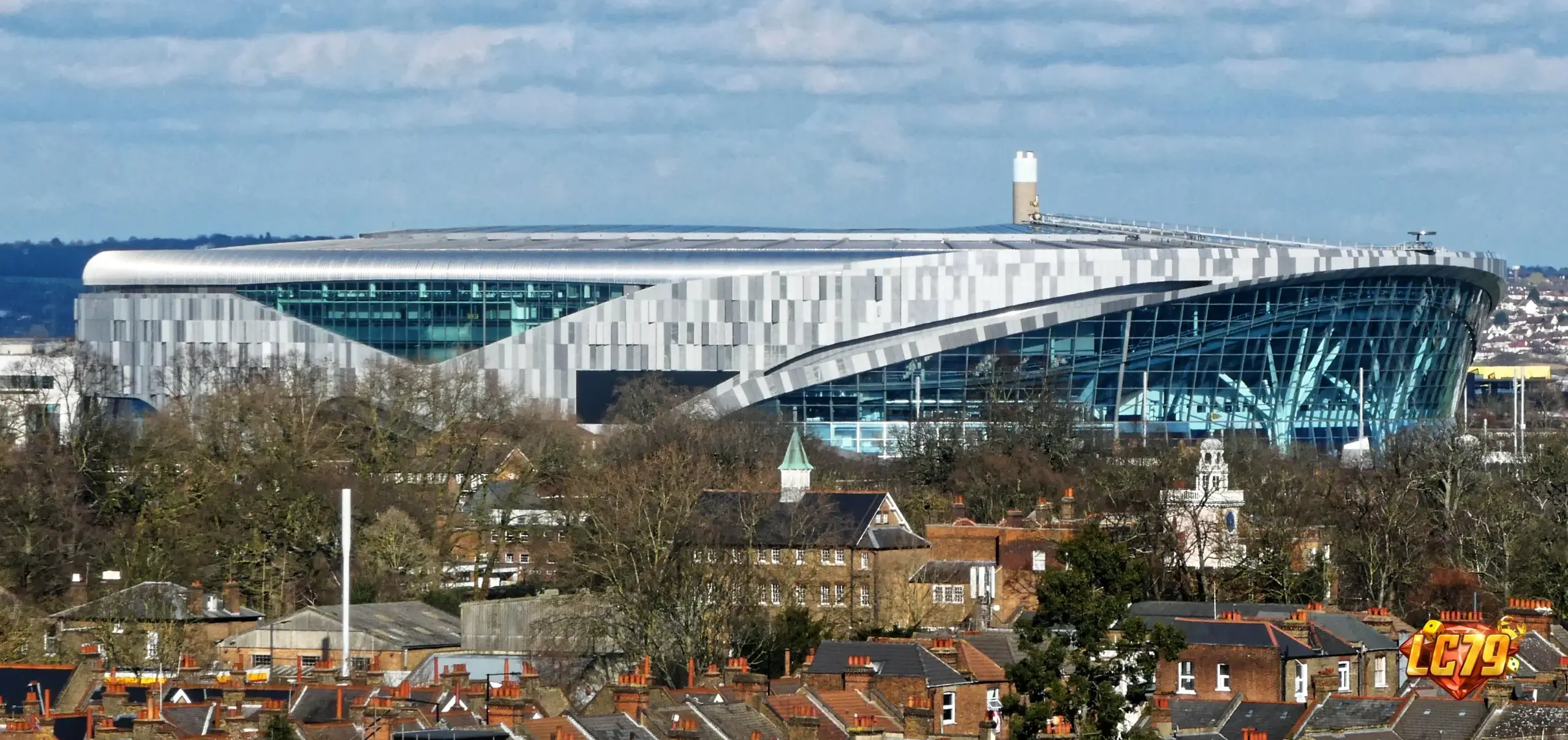 Tottenham Hotspur Stadium, ảnh Wikimedia Commons đã đóng watermark LC79
