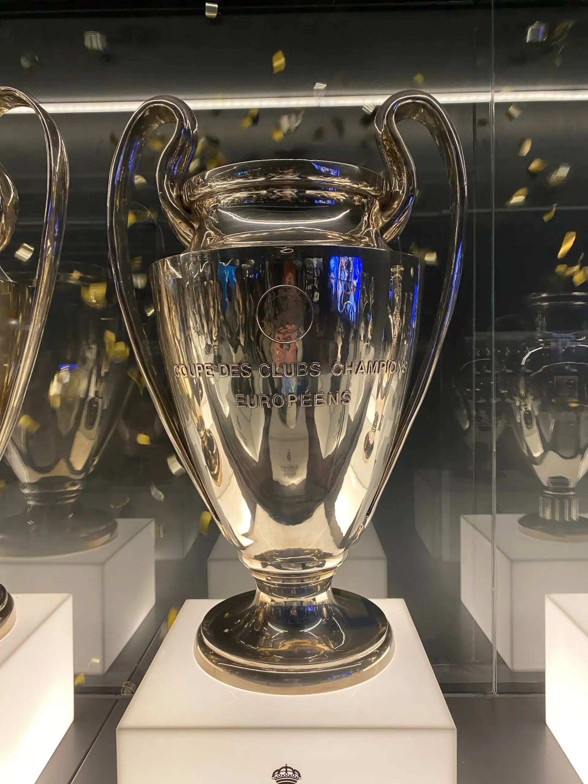 Cúp Champions League trước lễ bốc thăm league phase 2026/27, ảnh đã đóng watermark LC79