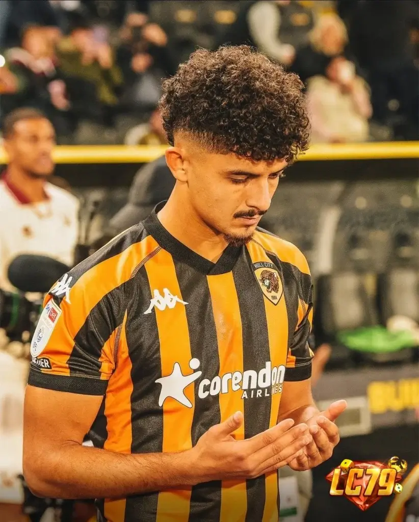 Mohamed Belloumi sau trận Chelsea 2-2 Hull City, ảnh Wikimedia Commons đã đóng watermark LC79