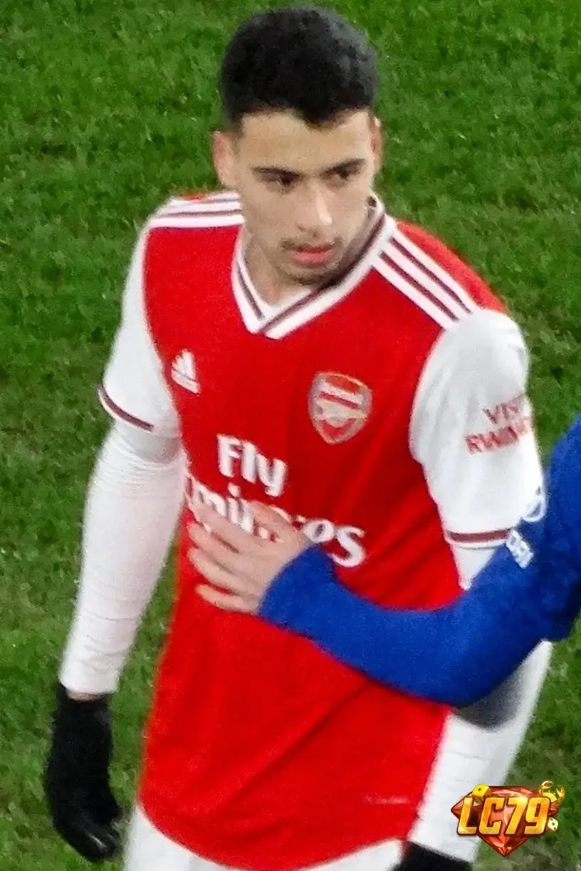 Gabriel Martinelli trong màu áo Arsenal trước khi chuyển sang Al-Hilal