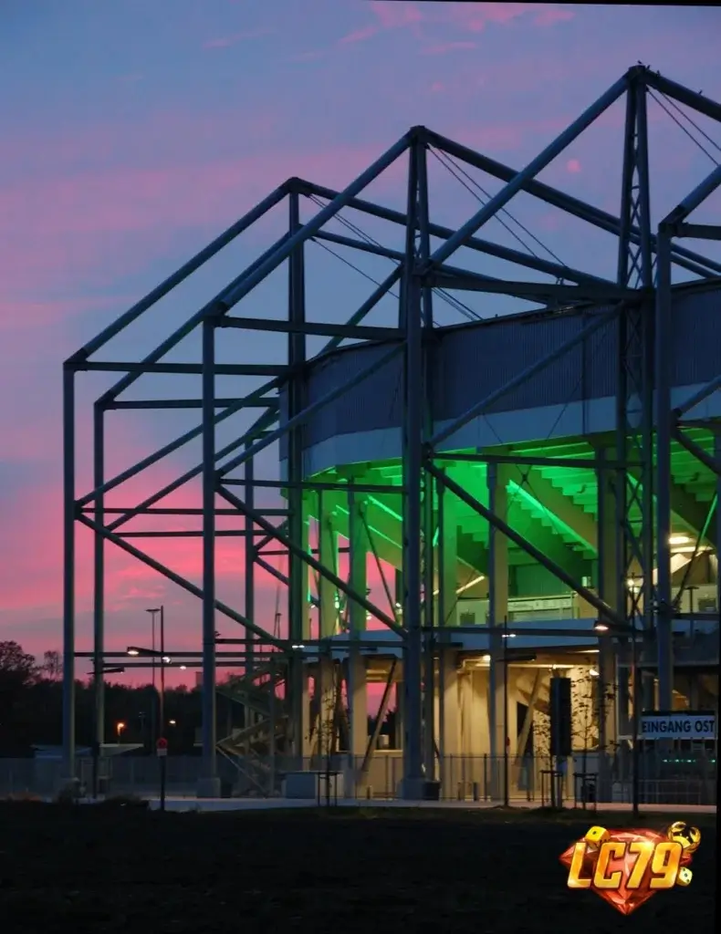 Borussia-Park của Borussia Mönchengladbach, ảnh Wikimedia Commons đã đóng watermark LC79