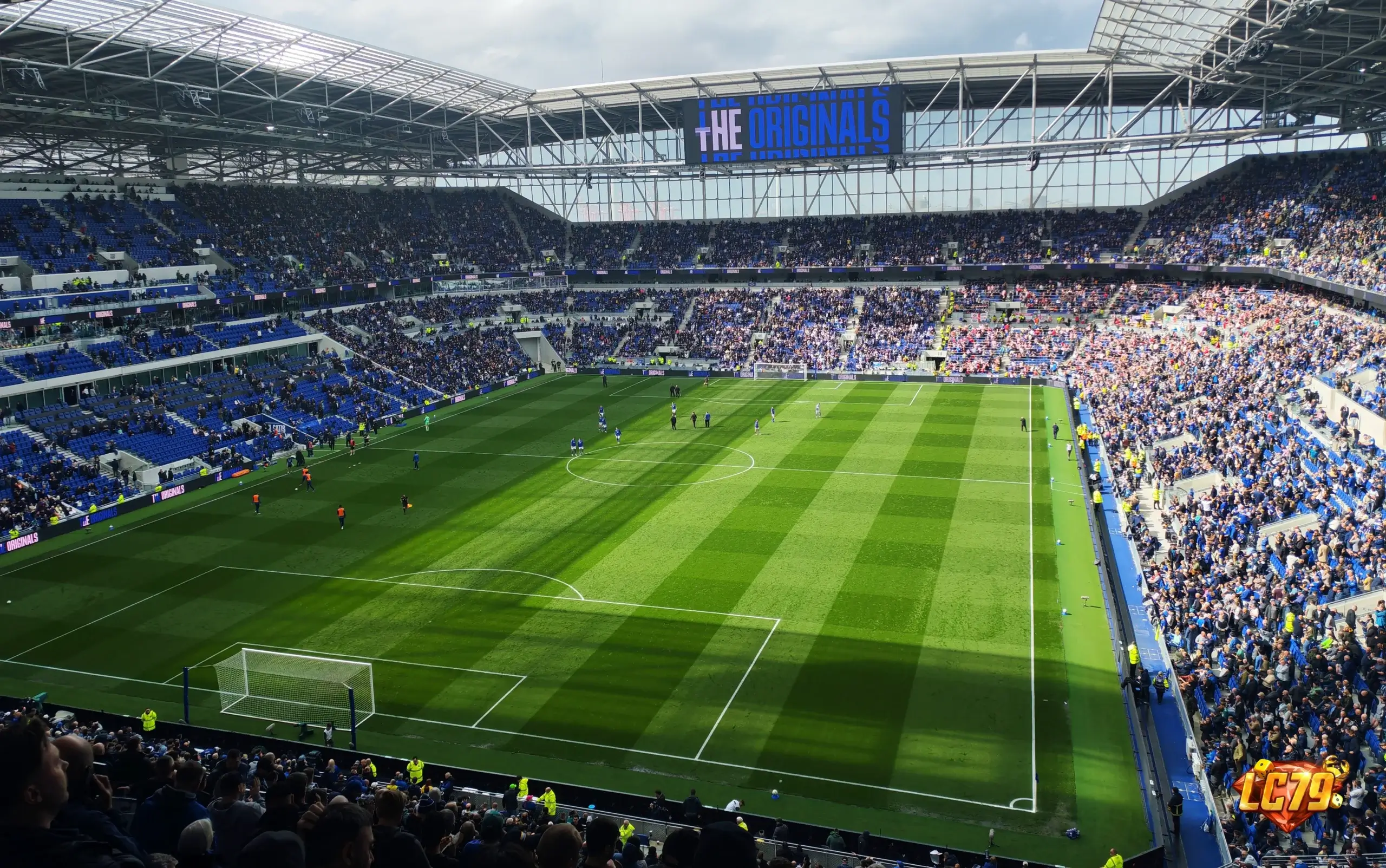 Hill Dickinson Stadium, sân Everton trong trận gặp Manchester United