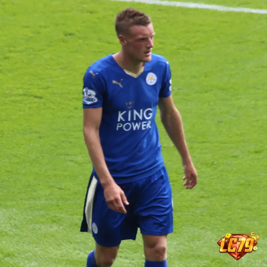 Jamie Vardy trong màu áo Leicester, liên hệ thương vụ chuyển tới Burnley
