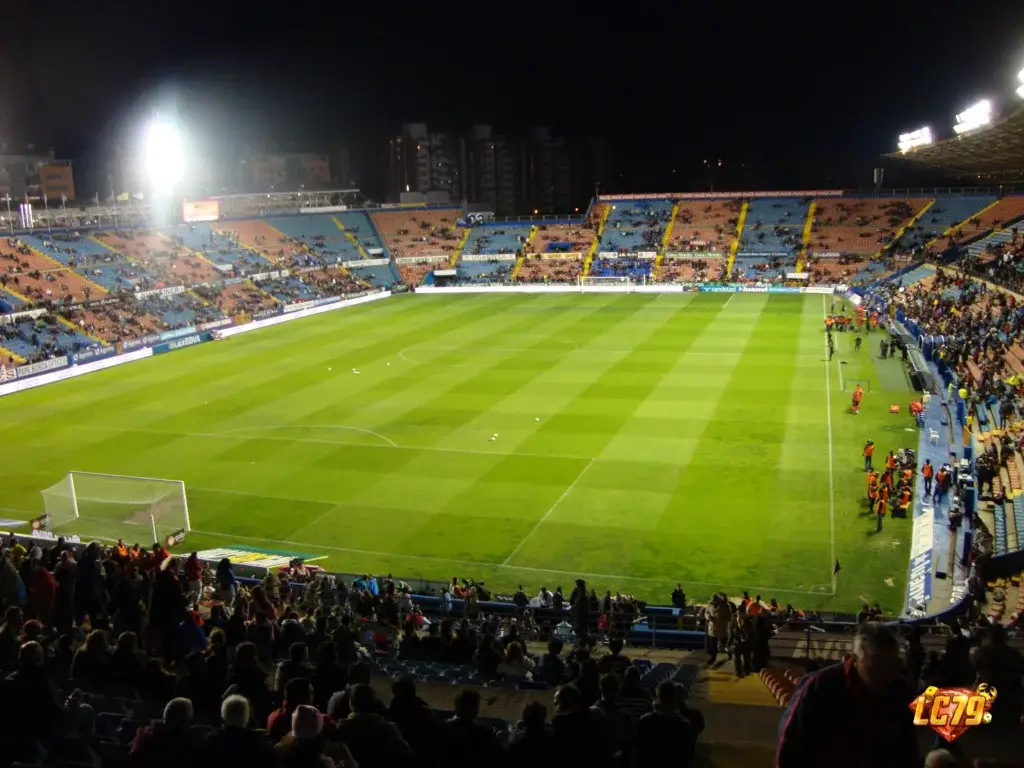 Sân Ciutat de Valencia của Levante trước trận gặp Barcelona, ảnh Wikimedia Commons đã đóng watermark LC79