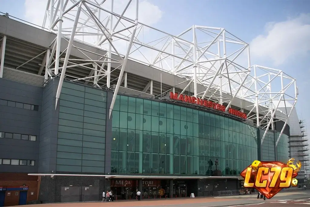 Old Trafford trước trận Man United vs Sabah, ảnh đã đóng watermark LC79