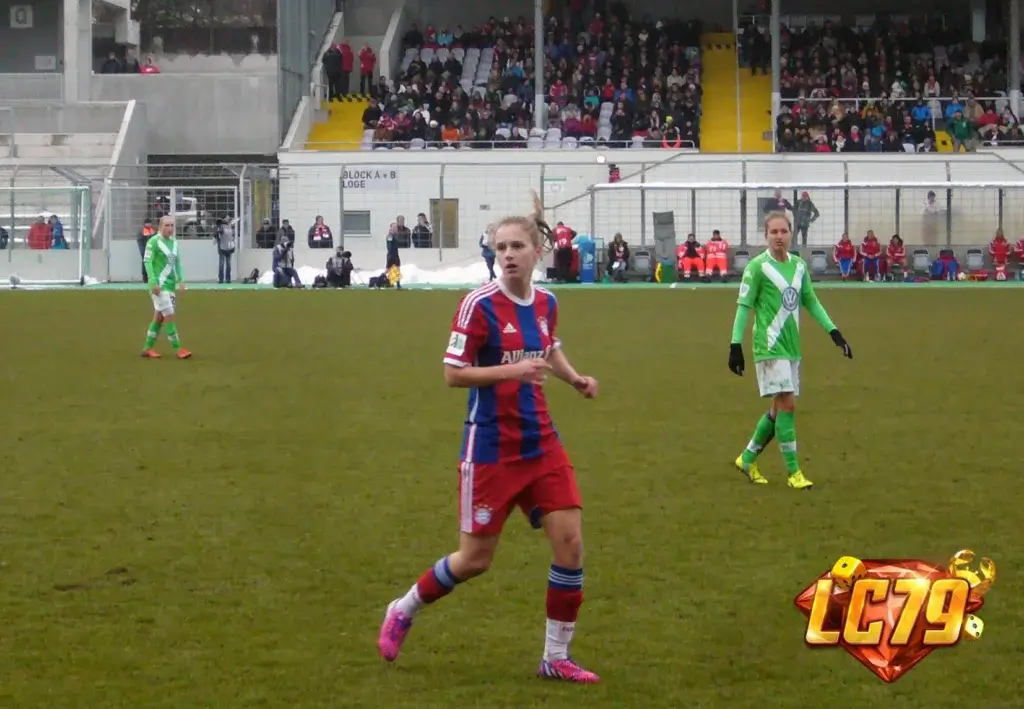 Vivianne Miedema trong màu áo Bayern Munich, ảnh Wikimedia Commons đã được LC79 đóng watermark