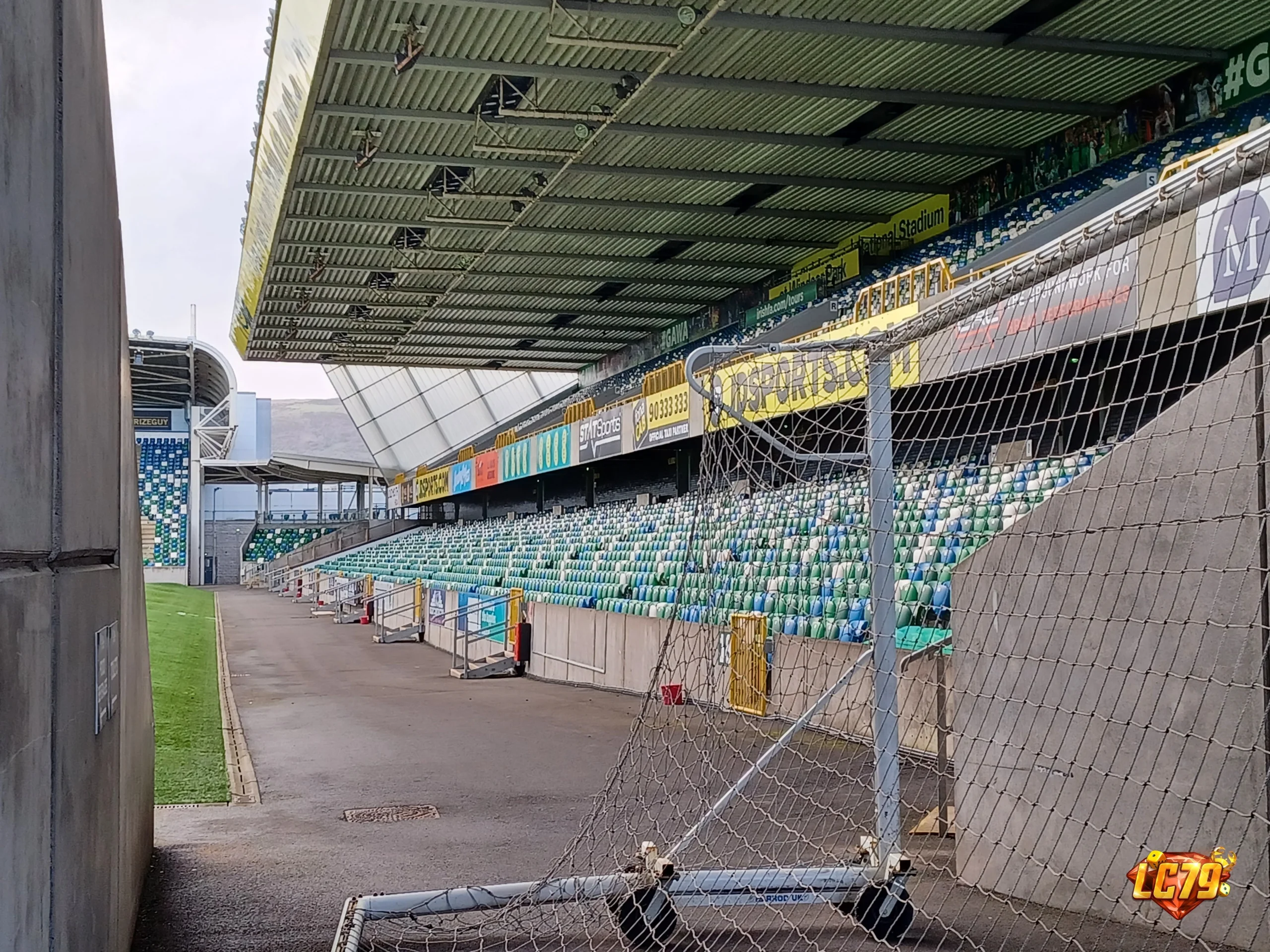 Windsor Park tại Belfast, nơi Northern Ireland hòa Georgia 0-0 ở Nations League B2